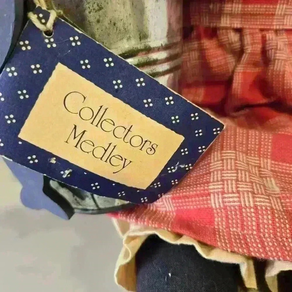 Vintage Fisherman's Wife Cat Doll from Collectors Medley - Picture 10 of 12